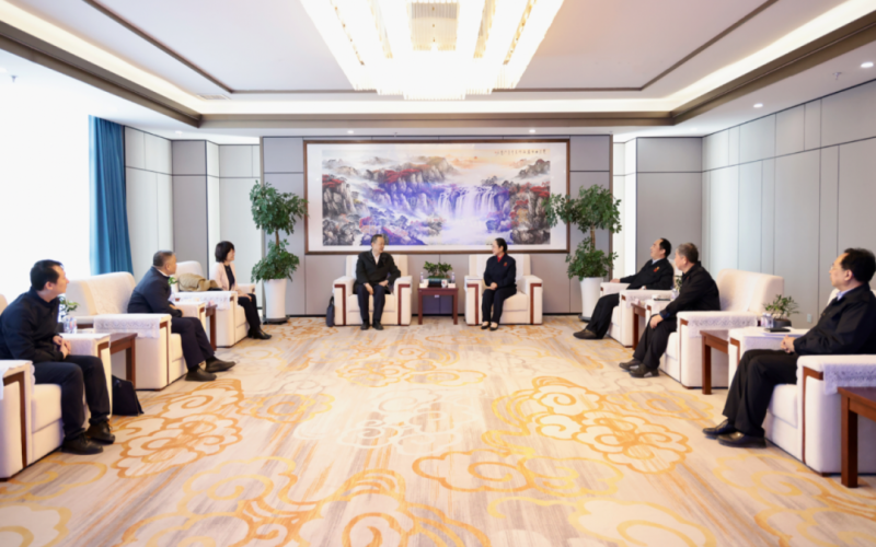 中共天津市委統(tǒng)戰(zhàn)部副部長、市工商聯(lián)黨組書記郝樹民一行到榮程集團(tuán)慰問調(diào)研