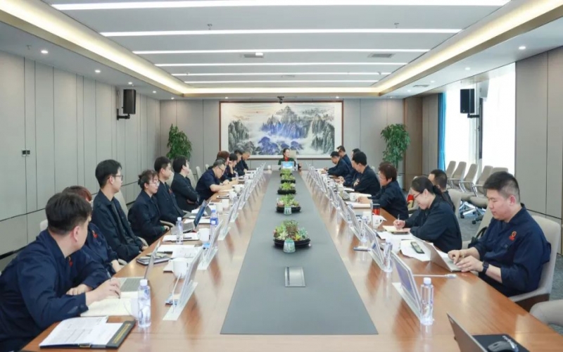 奮發(fā)競進(jìn)勇?lián)?dāng) 聚焦聚力謀發(fā)展 榮程文健集團(tuán)召開一季度總結(jié)暨二季度工作動(dòng)員大會(huì)