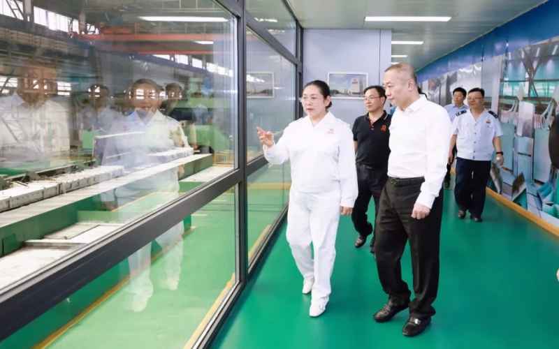 天津市稅務局黨委書記、局長齊志宏一行到榮程集團參觀調研