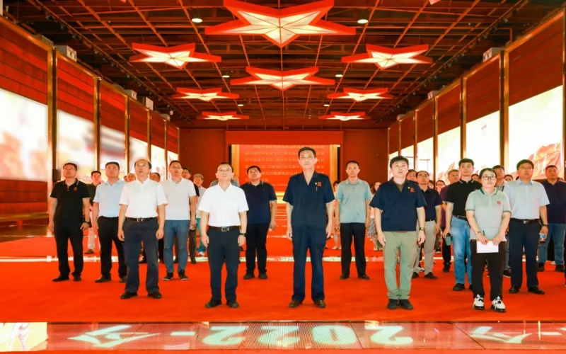 天津中德應(yīng)用技術(shù)大學(xué)黨委副書記、校長王海龍一行到榮程集團參觀交流